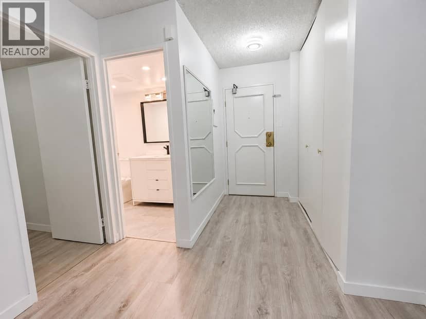 409 2024 W FULLERTON AVENUE, North Vancouver, photo 3