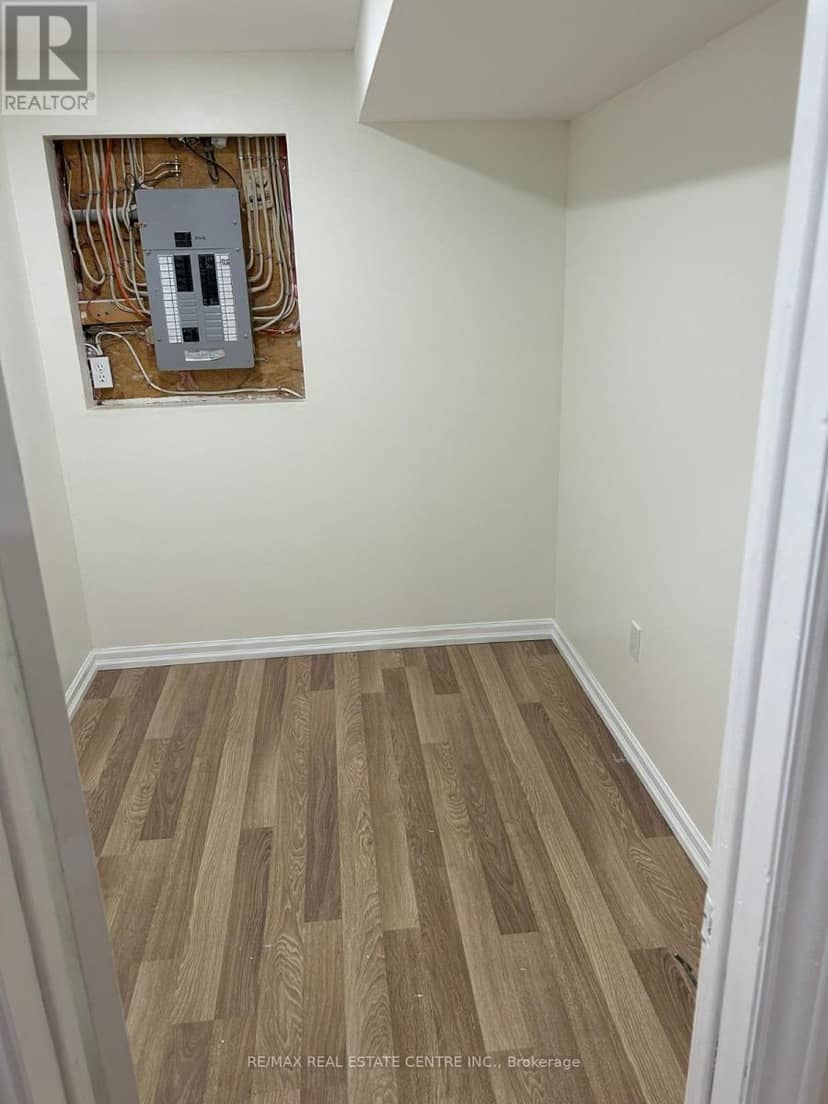 6850 Dillingwood Drive — photo 37 of 40