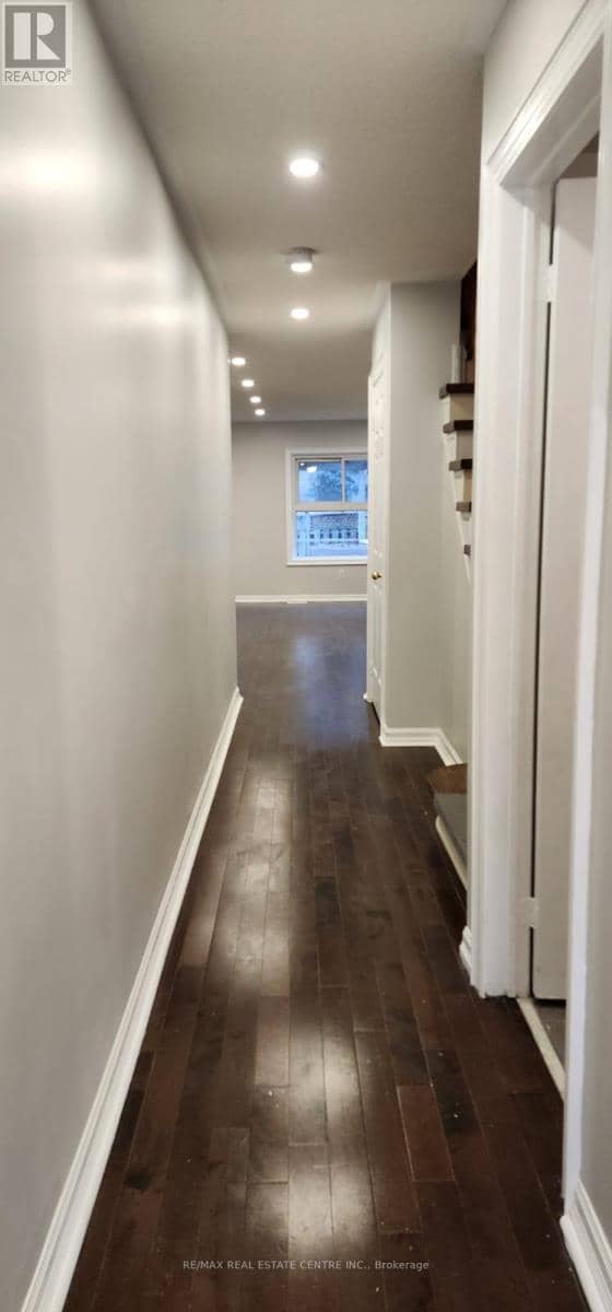 6850 Dillingwood Drive — photo 4 of 40