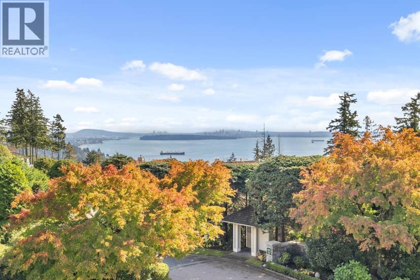 5401 WEST VISTA COURT, West Vancouver