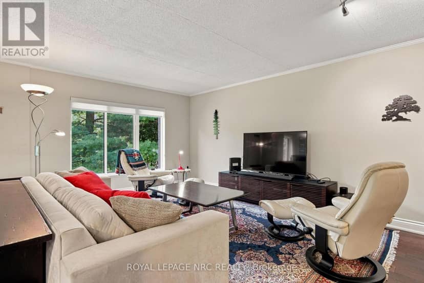202 - 61 Paffard Street — photo 9 of 33