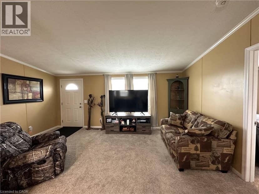 14 COPPER BEECH Drive — photo 11 of 40
