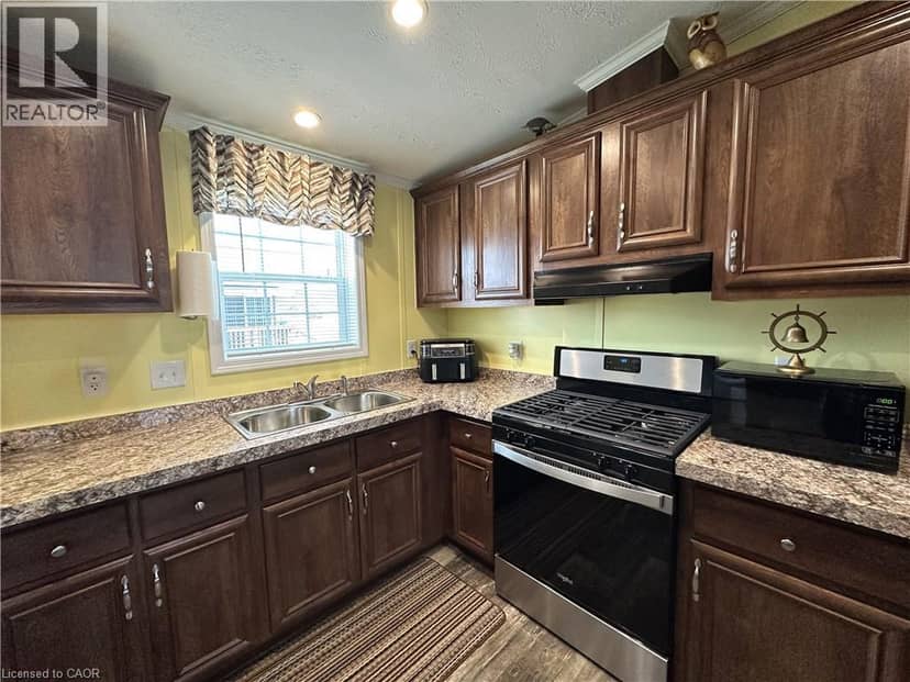 14 COPPER BEECH Drive — photo 19 of 40