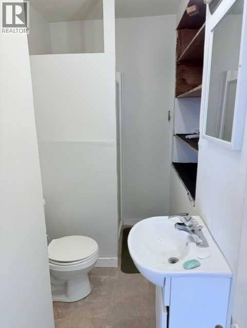 5040 51 Street — photo 10 of 19