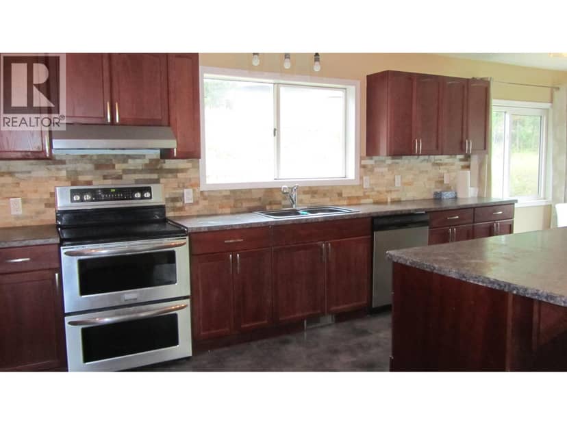 6108 LONE BUTTE HORSE LAKE ROAD, 100 Mile House, photo 4