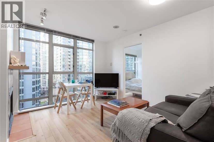 807 819 HAMILTON STREET, Vancouver, photo 2