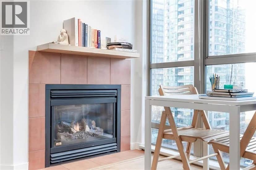807 819 HAMILTON STREET, Vancouver, photo 3
