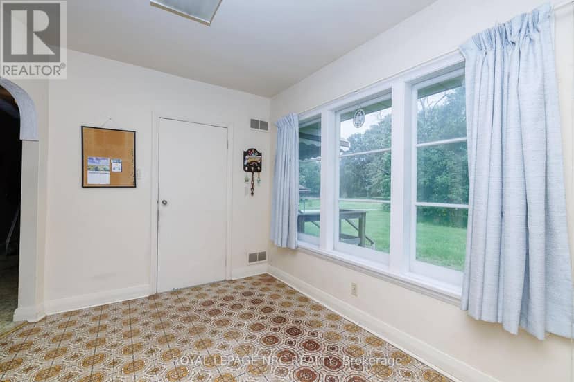 280 Kingsway Street — photo 18 of 40