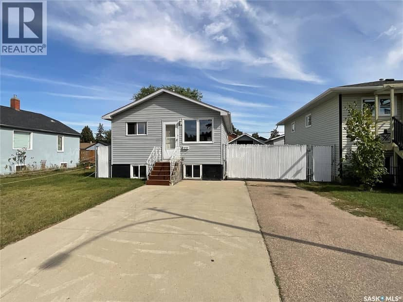 810 O Avenue S, Saskatoon