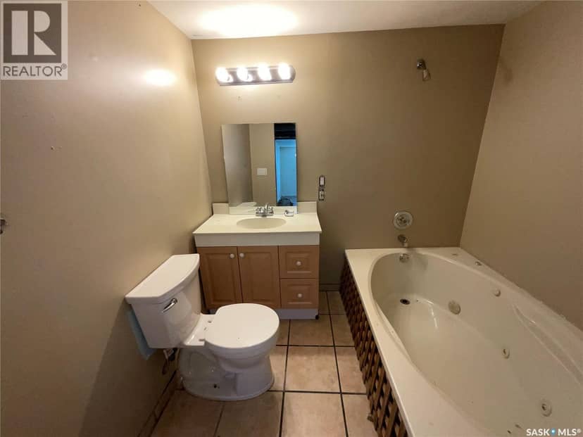 810 O Avenue S — photo 12 of 19