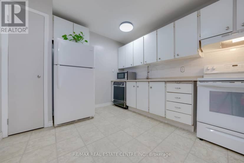 30 - 773 Military Trail — photo 15 of 35