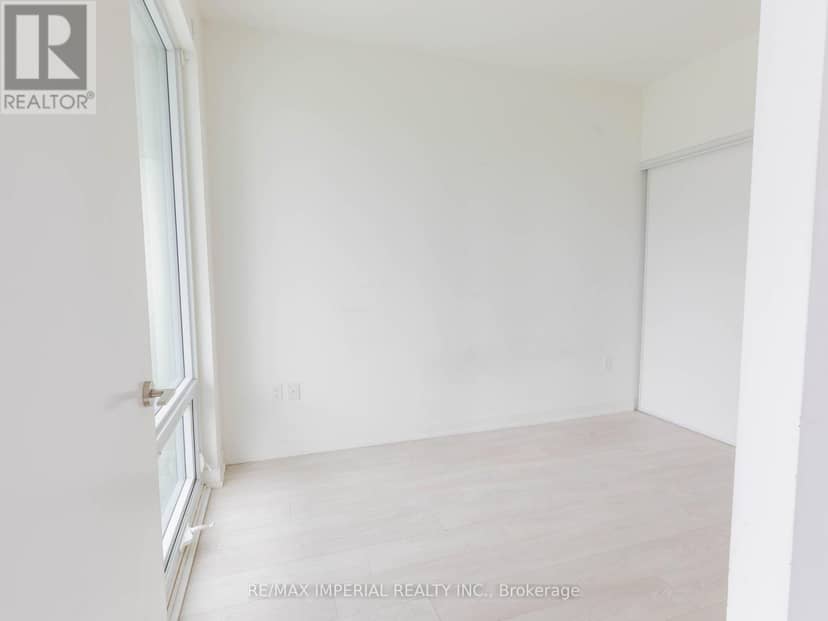 205 - 15 Queens Quay E — photo 13 of 25