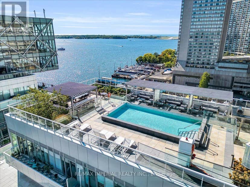 205 - 15 Queens Quay E — photo 16 of 25