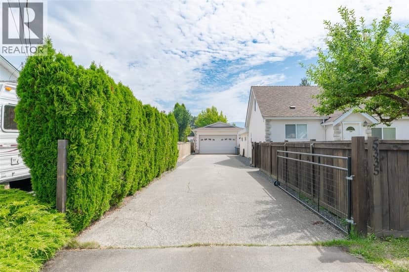5335 Ian Ave — photo 1 of 40
