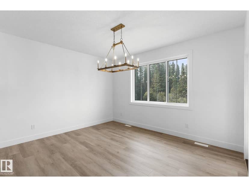 6424 29 AV SW — photo 20 of 40