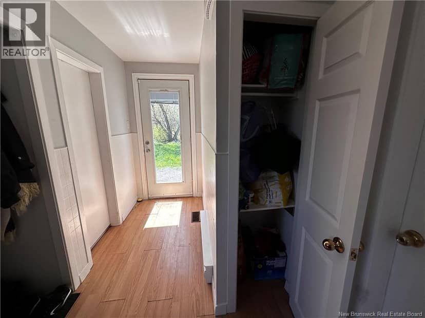 150-152 Dumaresq Street — photo 19 of 28