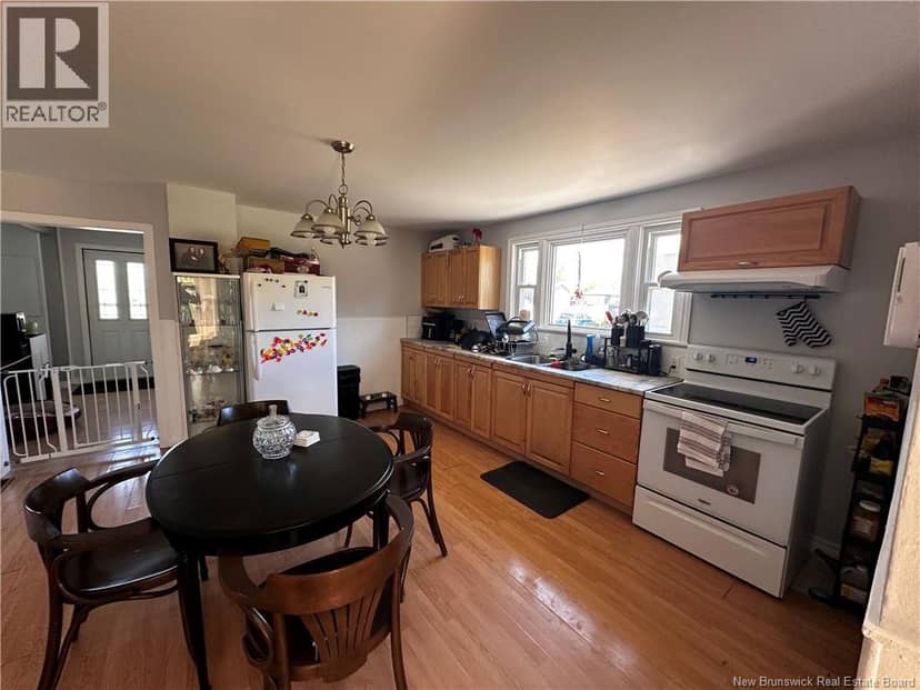 150-152 Dumaresq Street — photo 6 of 28