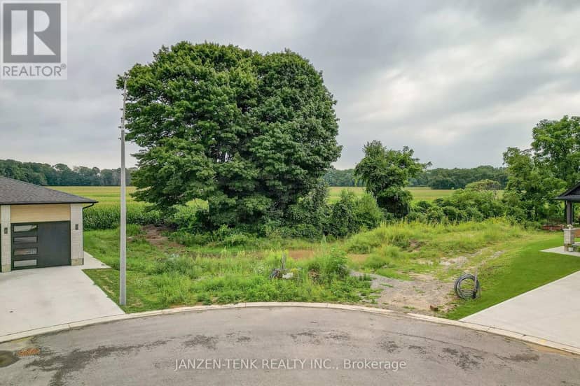 16 Charles Court — photo 1 of 8