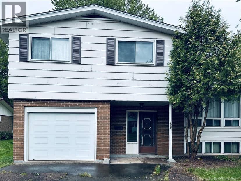 69 Chandler Crescent — photo 3 of 39