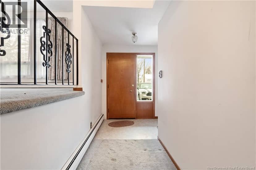 69 Chandler Crescent — photo 4 of 39