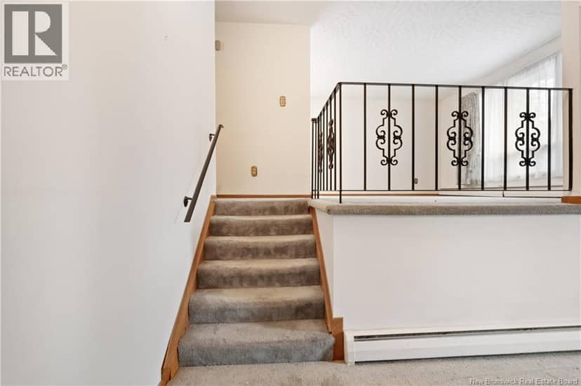 69 Chandler Crescent — photo 5 of 39