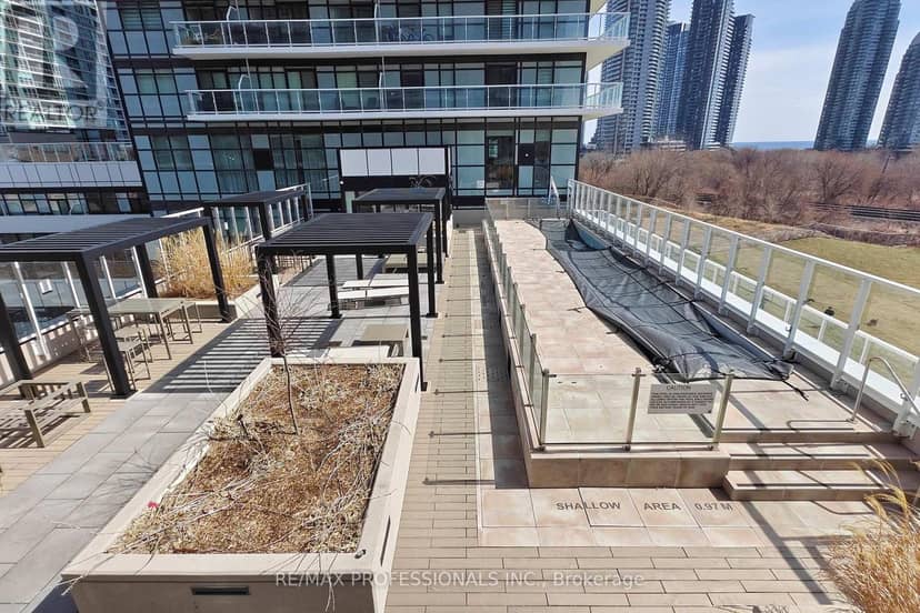 504 - 251 Manitoba Street — photo 10 of 15