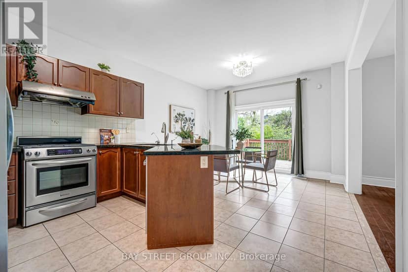 45 Old Orchard Crescent — photo 12 of 40