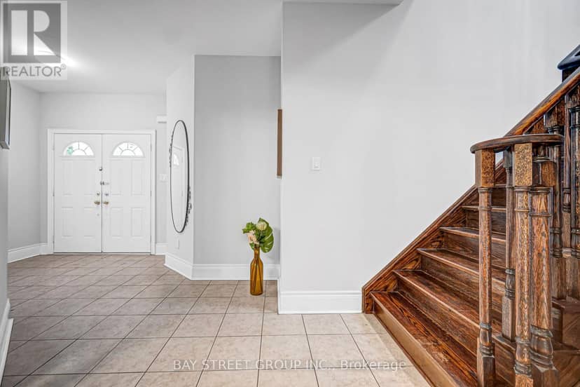 45 Old Orchard Crescent, Richmond Hill, photo 3