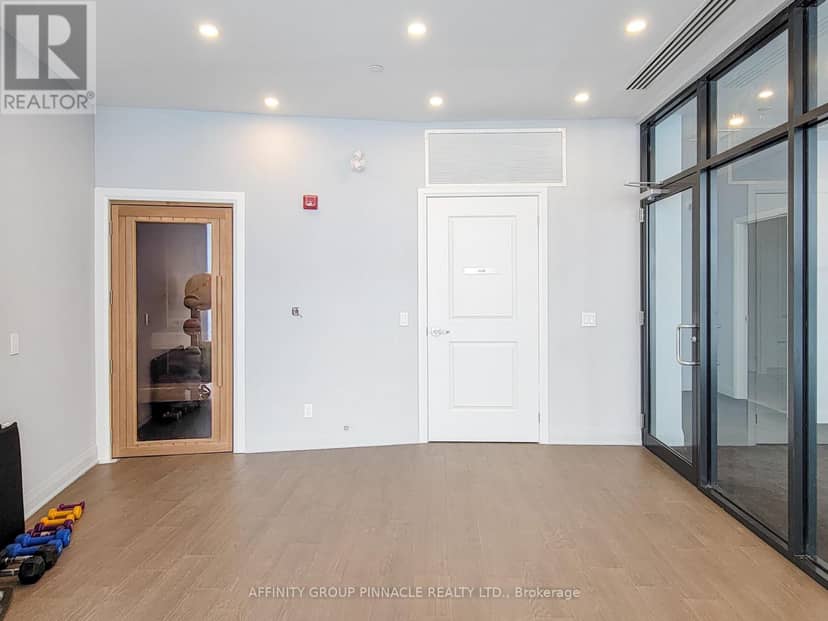 201 - 99 Louisa Street — photo 32 of 40
