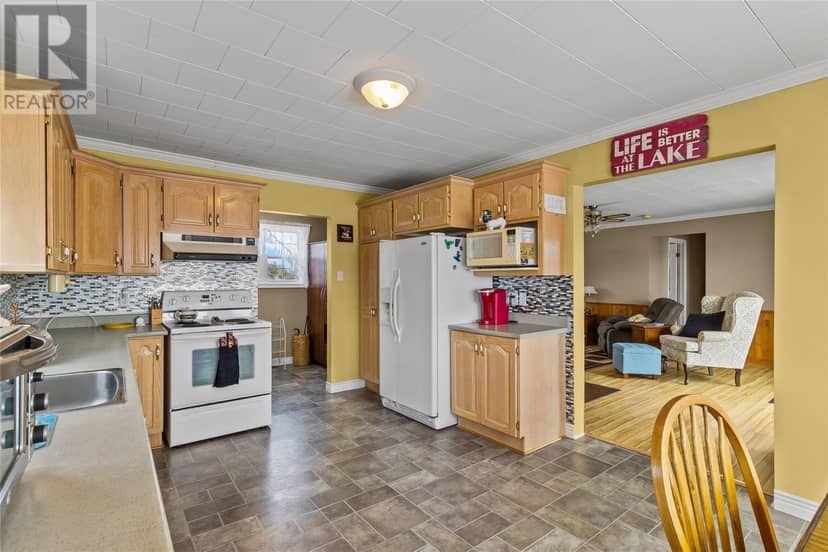 25 Ocean Pond Road — photo 9 of 23