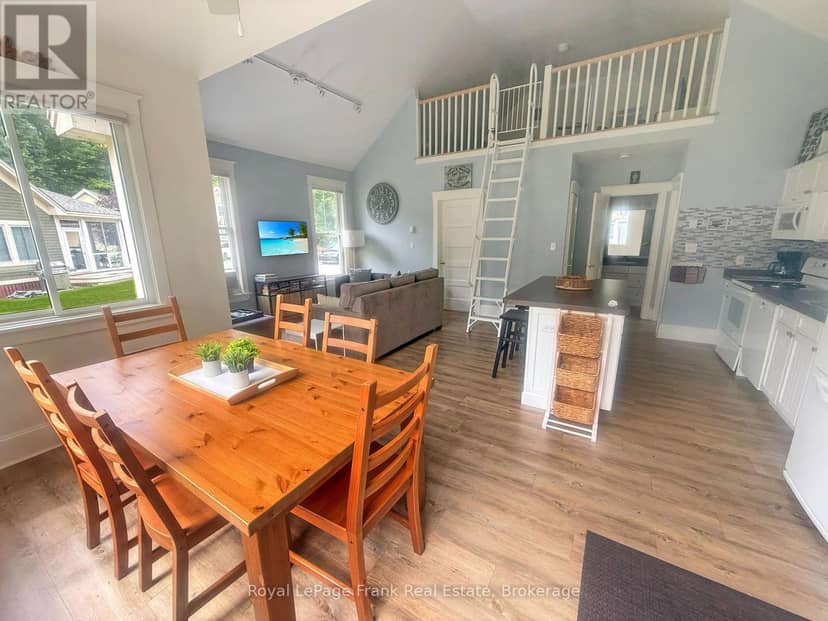 219 - 11 Hollow Lane — photo 9 of 40