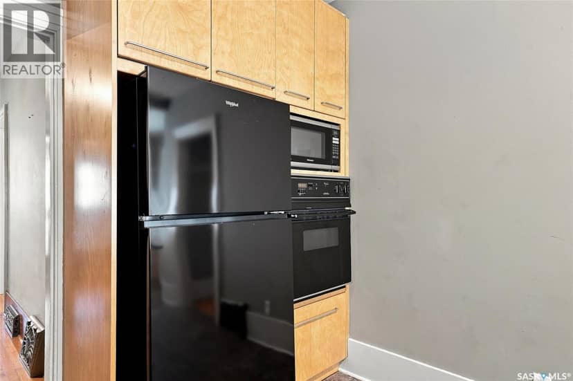 234 10th STREET E — photo 15 of 40