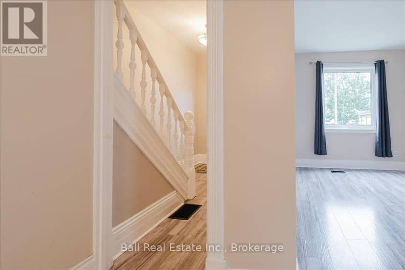 47 Park Street S, Peterborough, photo 5