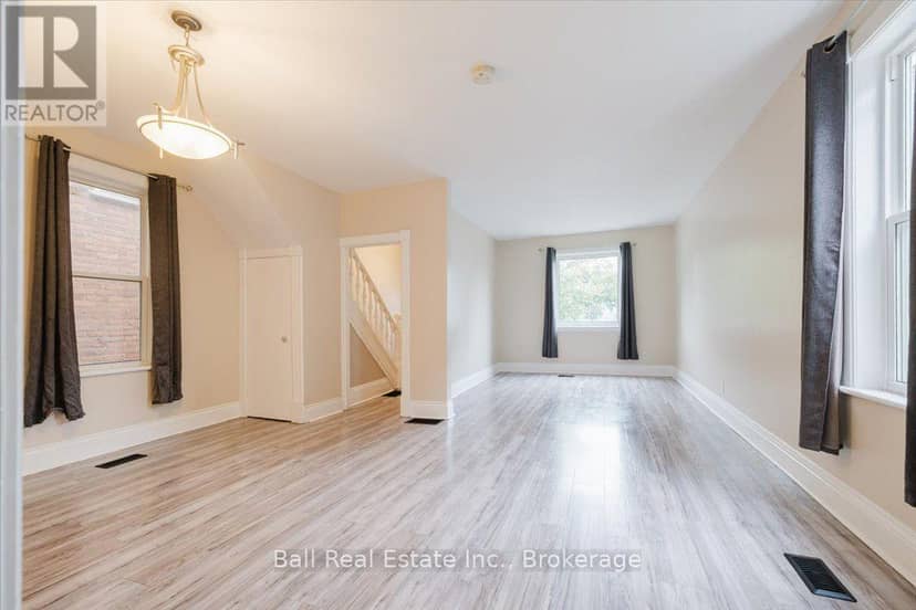 47 Park Street S, Peterborough, photo 6