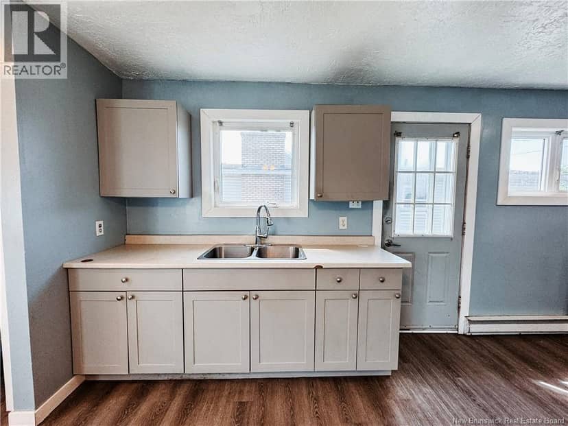 118 Cedar Street — photo 5 of 32