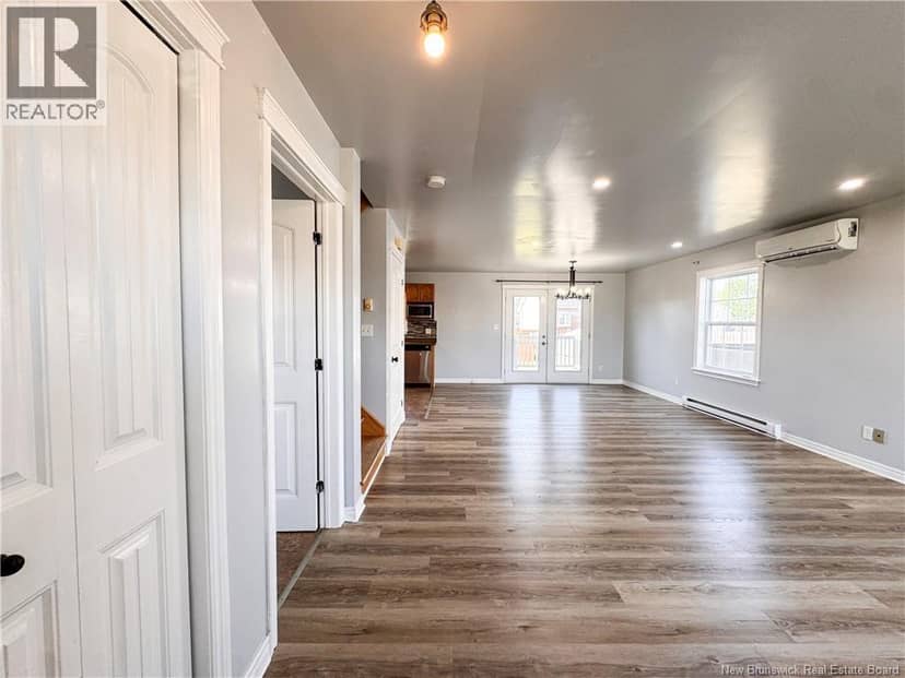 146 Ivy Road — photo 3 of 33