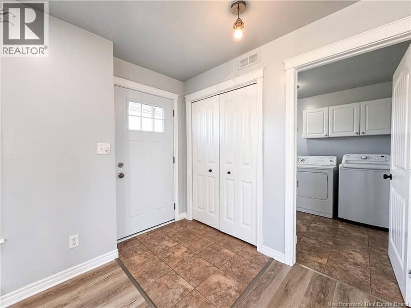 146 Ivy Road — photo 4 of 33