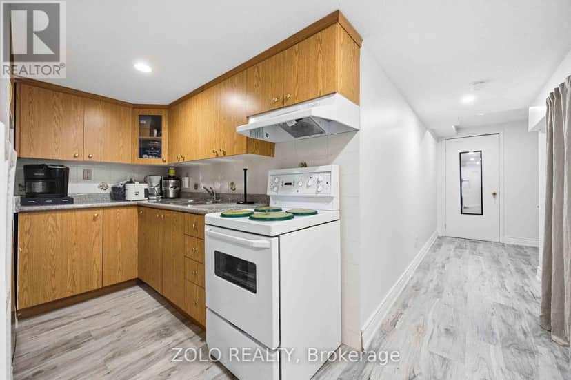 82 Piperbrook Crescent — photo 17 of 18
