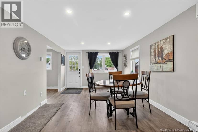 8 Nowlan Avenue — photo 4 of 40