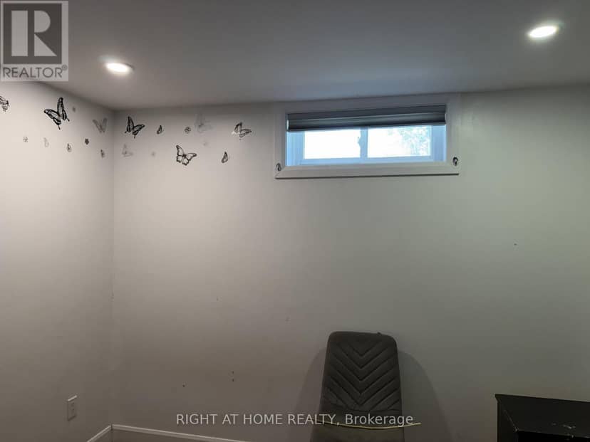 110 Muriel Crescent — photo 11 of 11