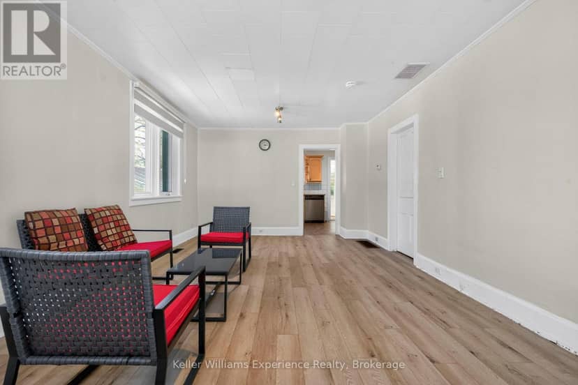 239 Oak Street — photo 11 of 40