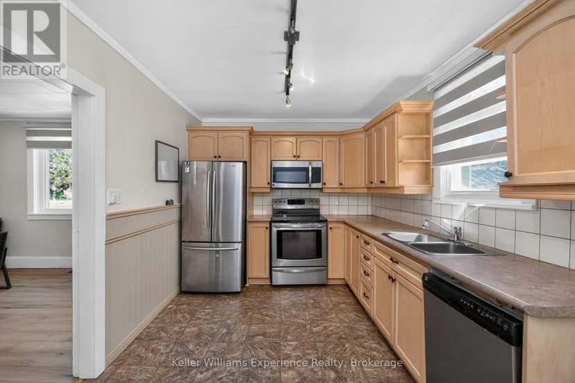 239 Oak Street — photo 14 of 40