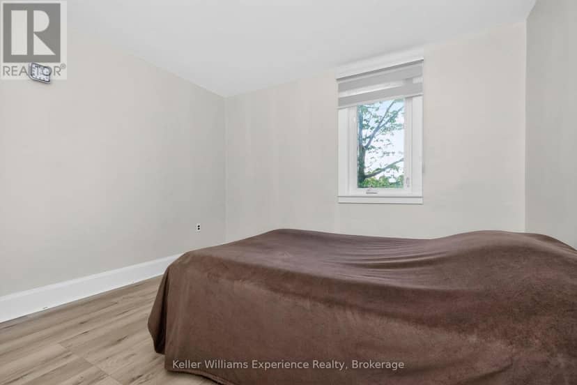 239 Oak Street — photo 20 of 40