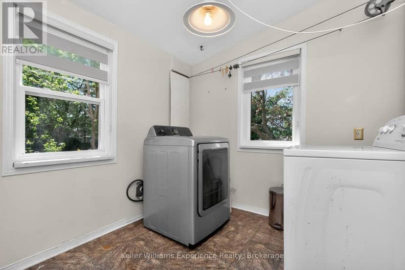 239 Oak Street — photo 21 of 40