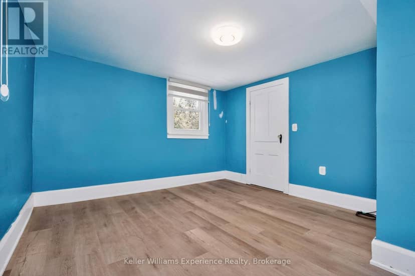 239 Oak Street — photo 33 of 40