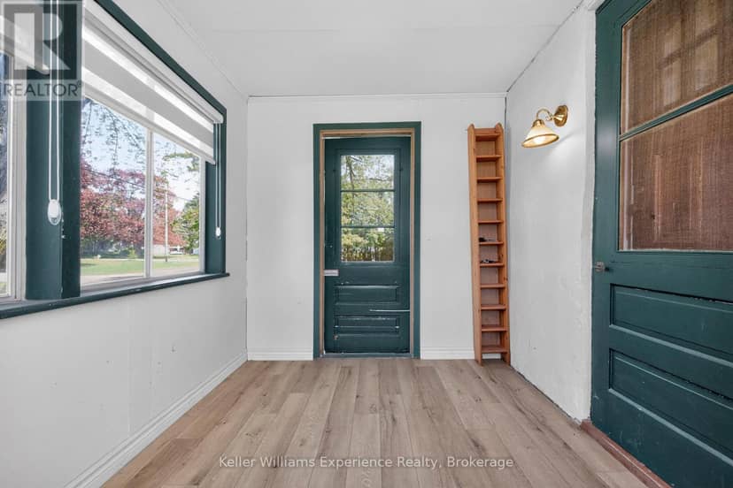 239 Oak Street — photo 5 of 40