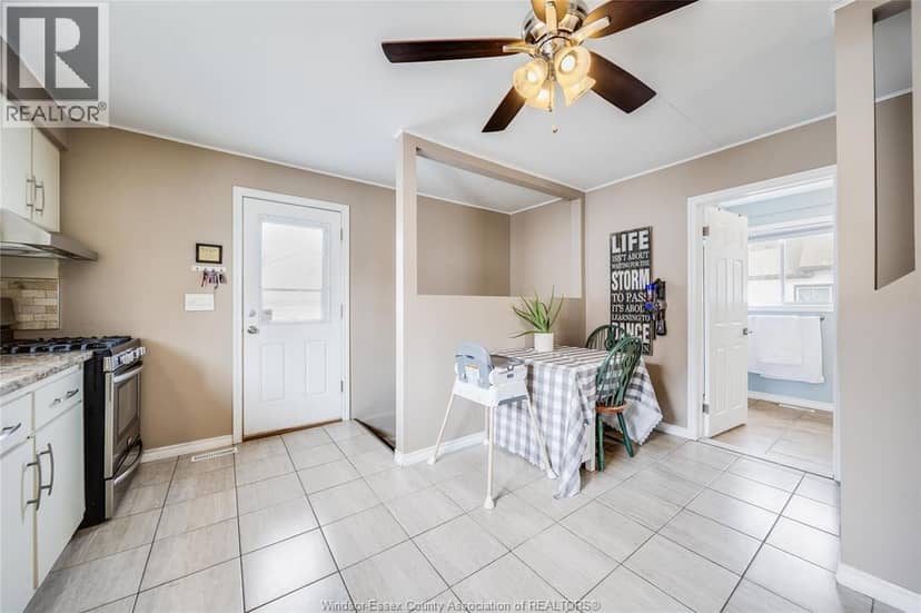518 Arquette Avenue — photo 12 of 40