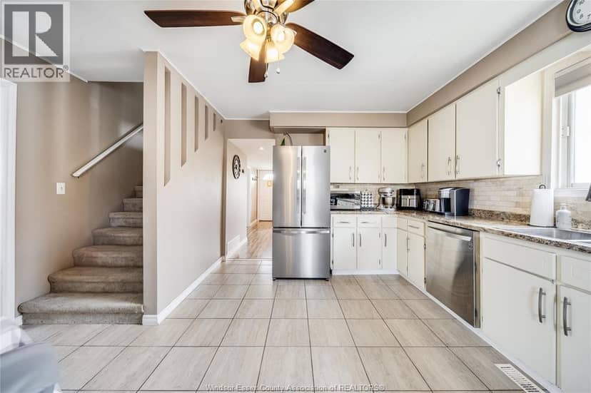 518 Arquette Avenue — photo 11 of 40