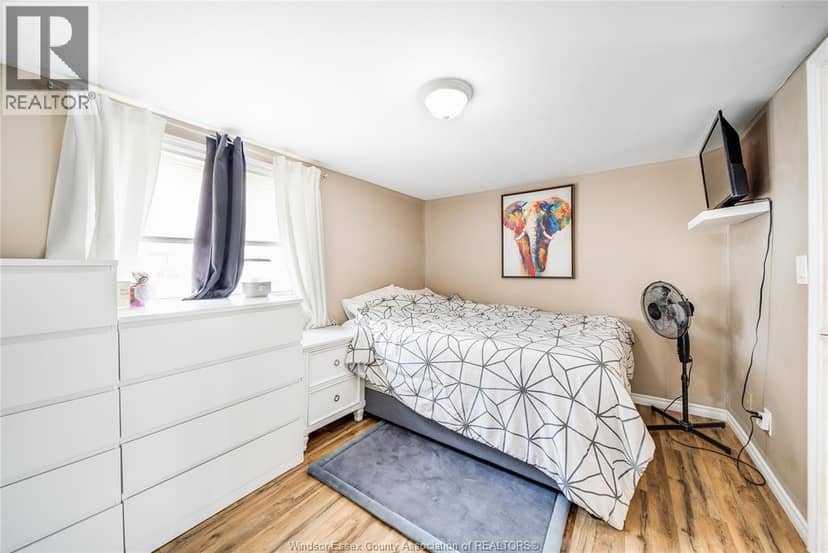 518 Arquette Avenue — photo 15 of 40