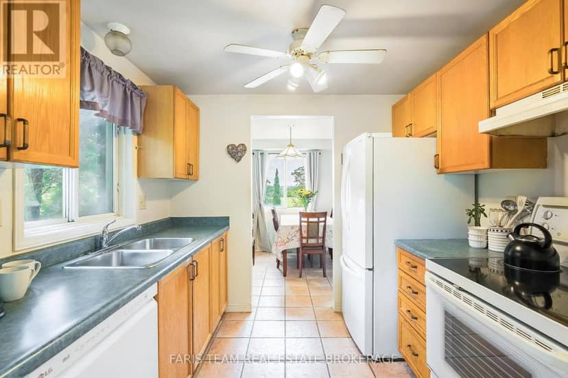 361 Galloway Boulevard — photo 5 of 40